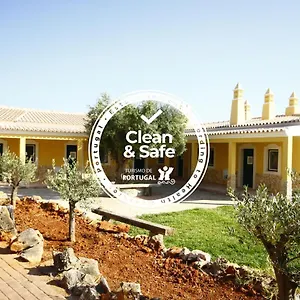 https://quinta-do-mocho-estoi.hotelaalgarve.com