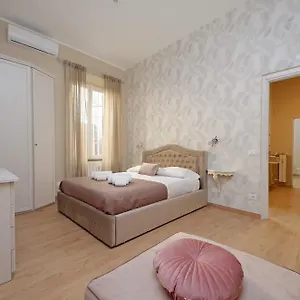 https://apt-julius-house.it-romehotels.com